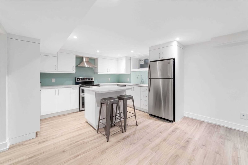 58 Farningham Cres, Toronto, M9B3B6 | Image 3