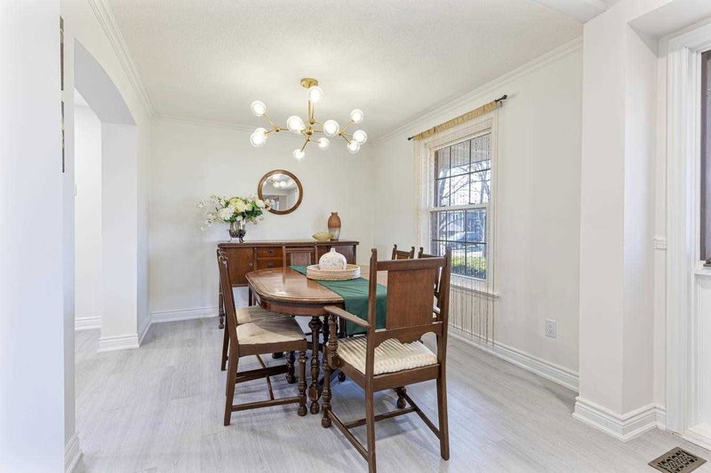 2212 Urwin Cres, Oakville, L6L 2T2 | Image 3