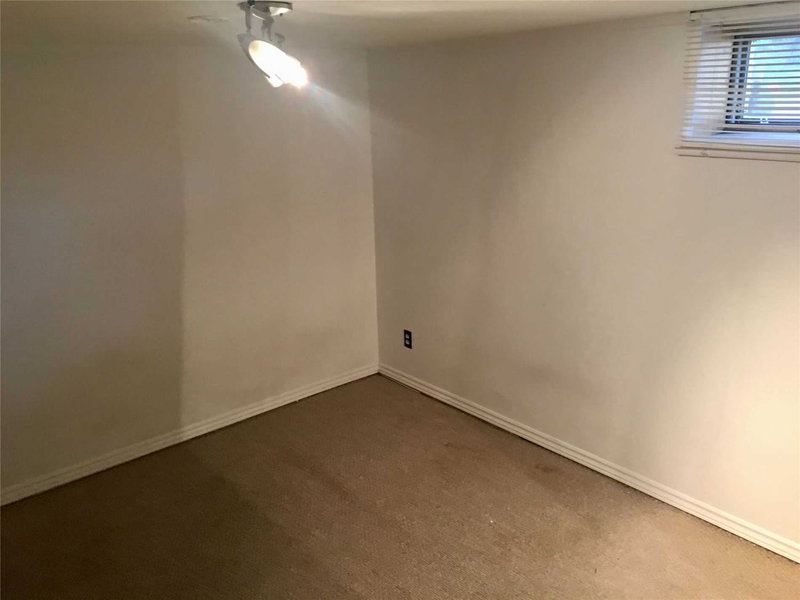 Bsmt - 1643 Glenburnie Rd, Mississauga, L5G3E4 | Image 2