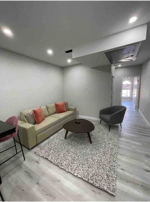 202 - 238 Queen St S, Mississauga, L5M 1L5 | Image 2