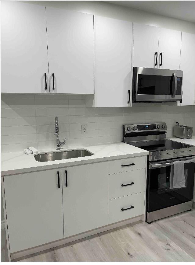 202 - 238 Queen St S, Mississauga, L5M 1L5 | Image 3