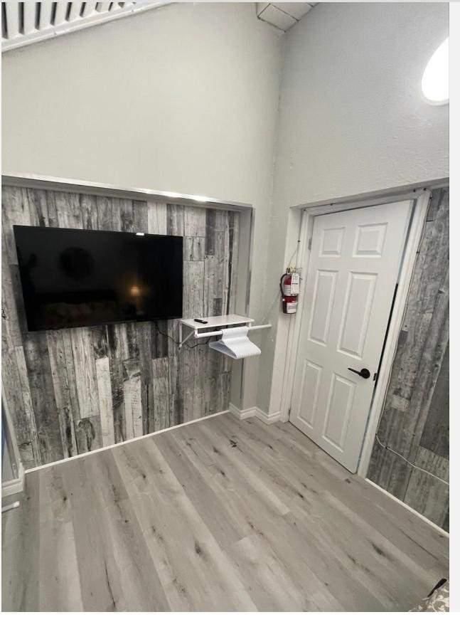 303 - 238 Queen St S, Mississauga, L5M 1L5 | Image 3