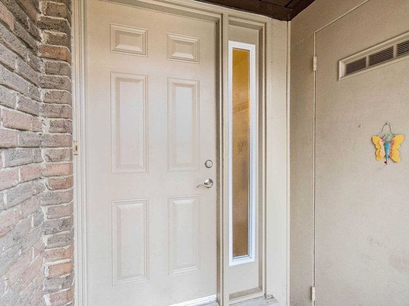 19 Gatwick Lane, Brampton, L6S2E4 | Image 3