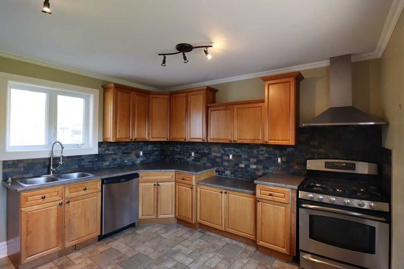 130 Mayfield Dr, Oakville, L6H 1K7 | Image 3