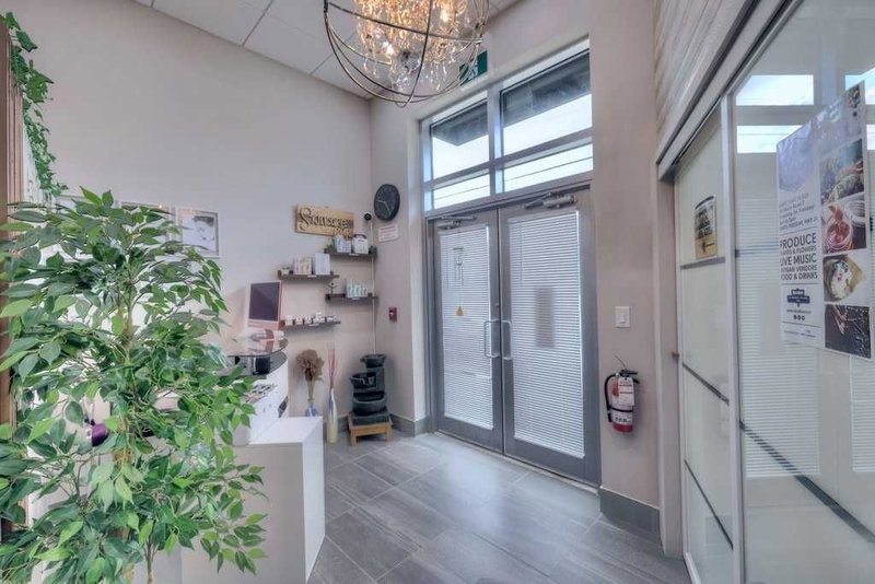 102 - 34 Plains Rd E, Burlington, L7T2B9 | Image 2