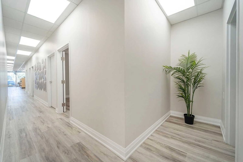 374 Lakeshore Rd E, Mississauga, L5H1H5 | Image 2