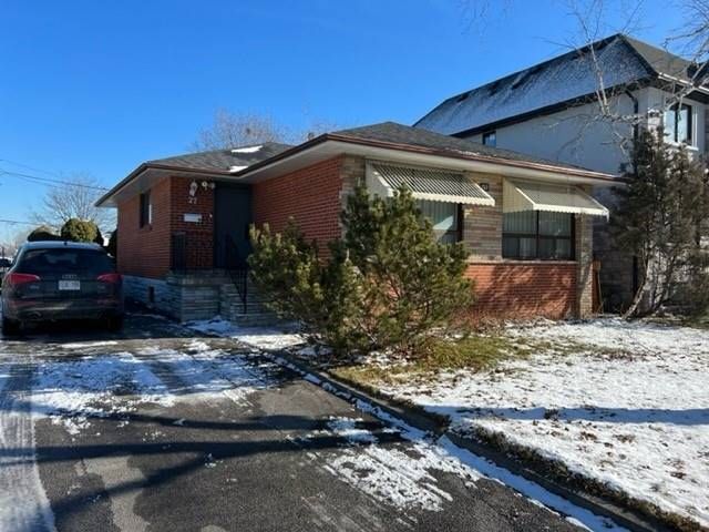 Detached House leased at 27 Brampton Road, Toronto, Willowridge-Martingrove-Richview, M9R3J3 - MLS: W5872722