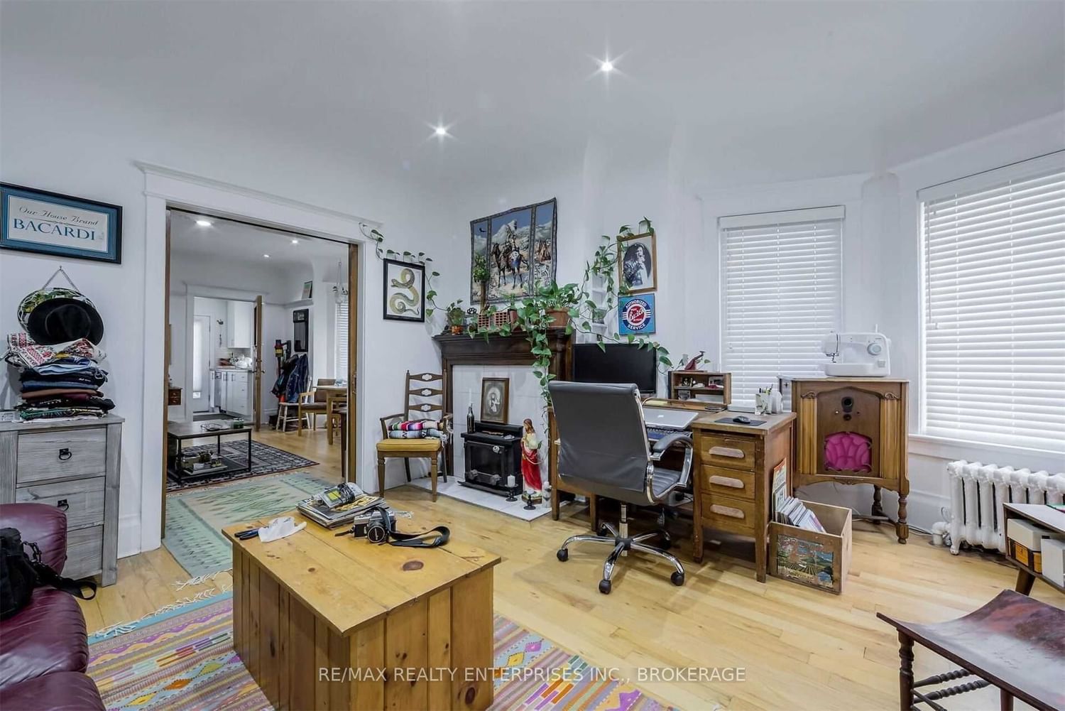 Listing Image 7