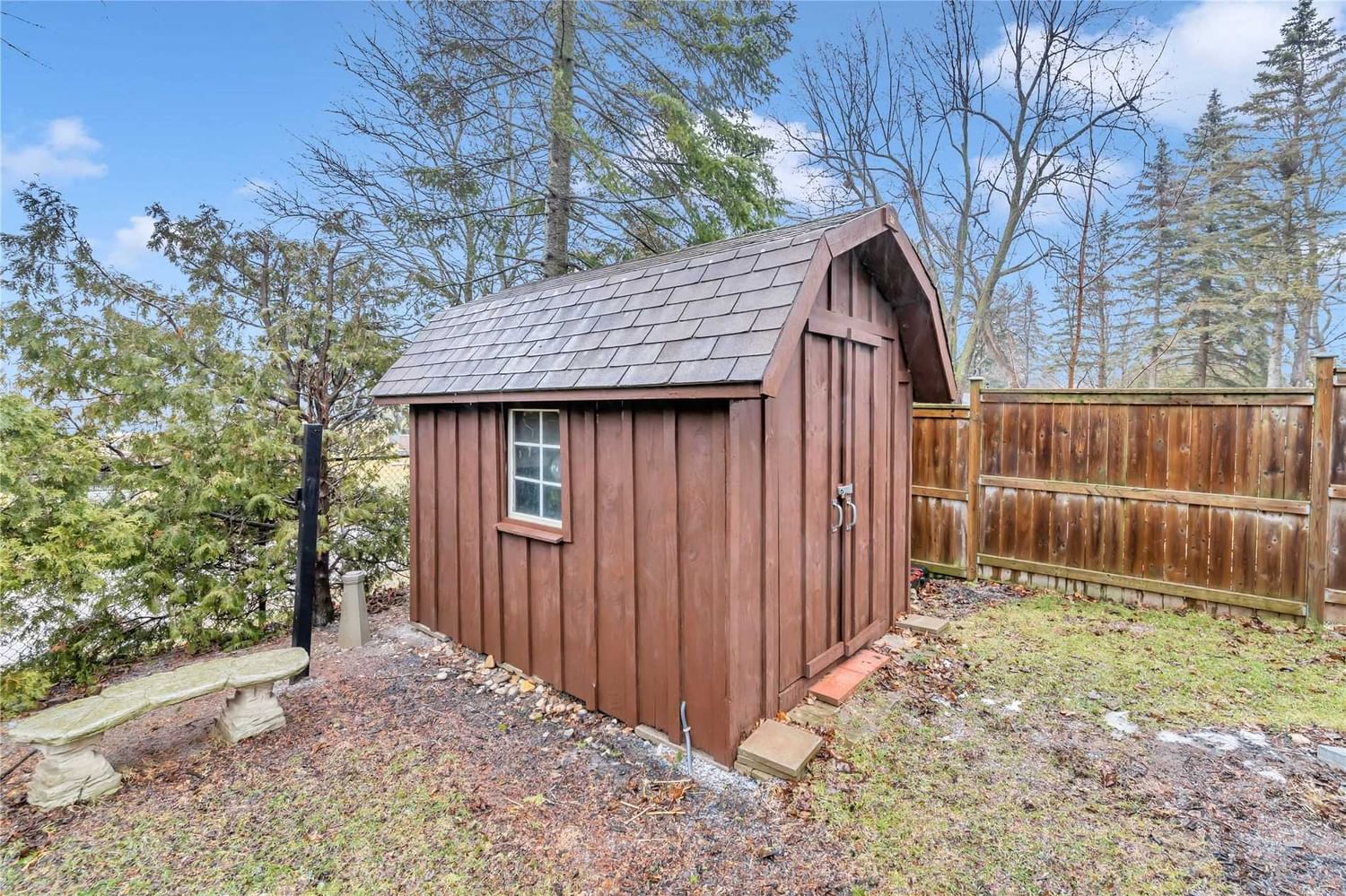 Listing Image 4