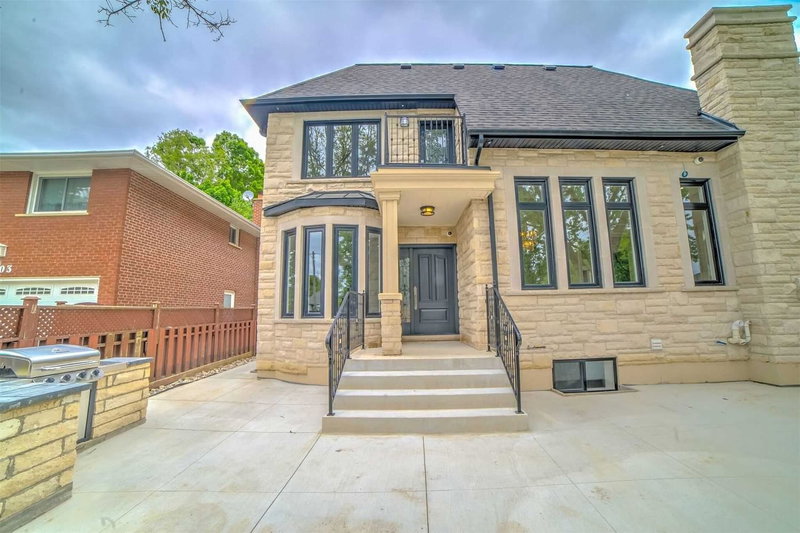 53 Eaglewood Blvd, Mississauga, L5G 1V6 | Image 2