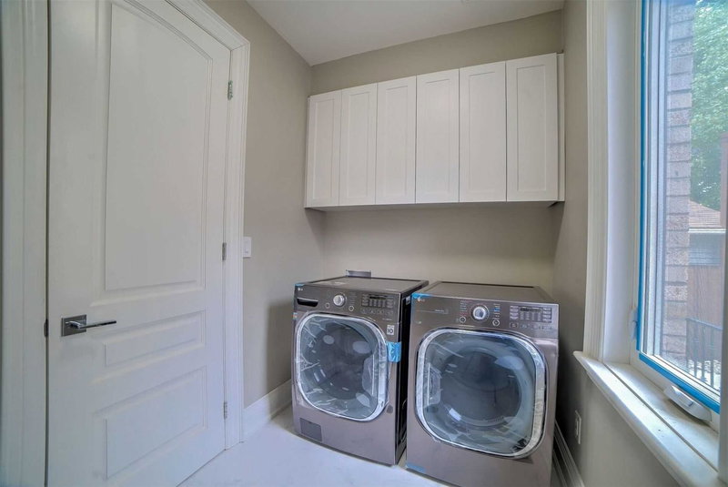 53 Eaglewood Blvd, Mississauga, L5G 1V6 | Image 3