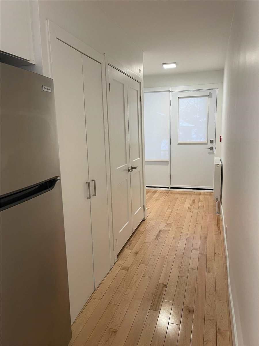 Condo leased at 6-11 Cannon Road, Toronto, Stonegate-Queensway, M8Y 1R8 - MLS: W5877097