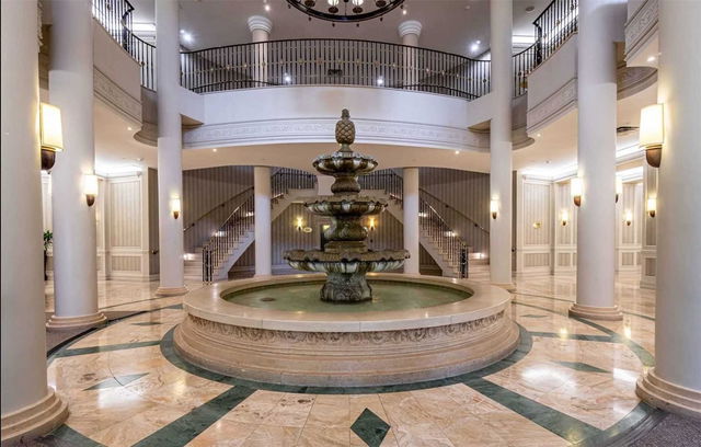 111 - 35 Kingsbridge Garden Circle