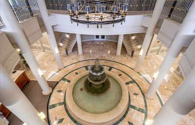 111 - 35 Kingsbridge Garden Circle