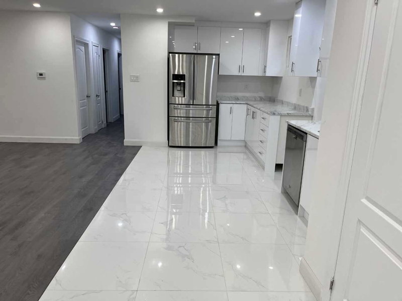 7287 Dellaport Dr, Mississauga, L4T 2Y4 | Image 3