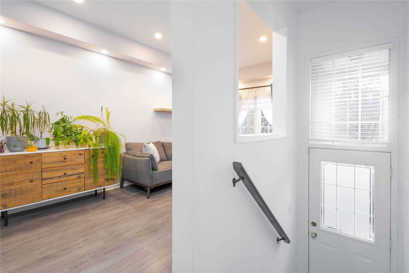 11 - 435 Hensall Circ, Mississauga, L5A4P1 | Image 3