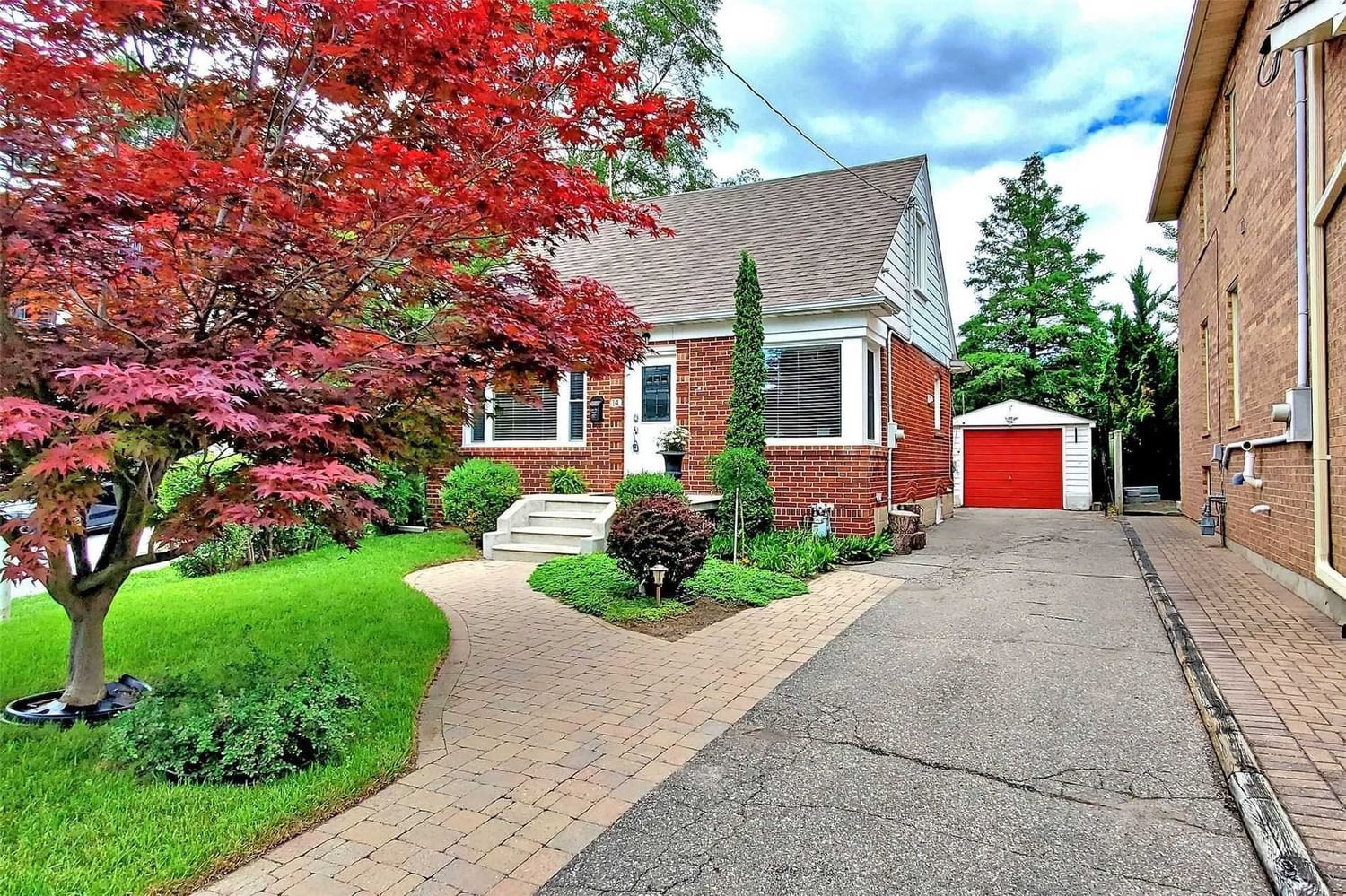 Detached House leased at 14 Park Lane, Toronto, Stonegate-Queensway, M8Y 1R6 - MLS: W5885881