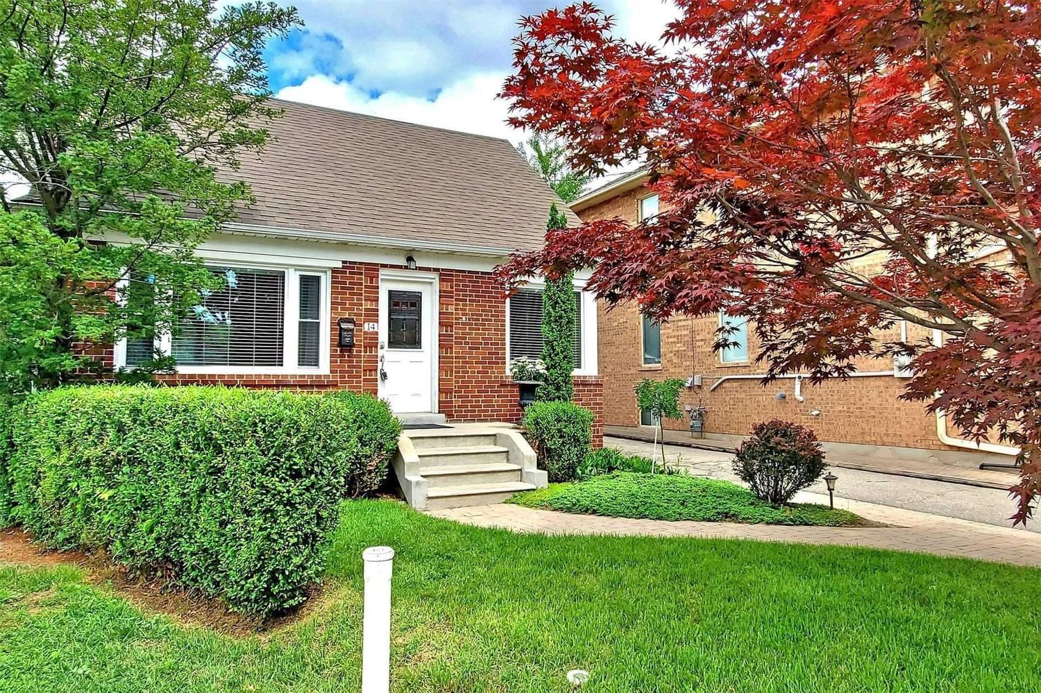 Detached House leased at 14 Park Lane, Toronto, Stonegate-Queensway, M8Y 1R6 - MLS: W5885881