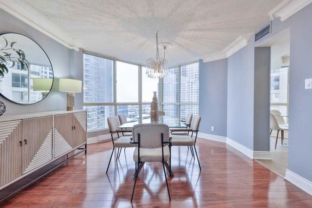 1604 - 55 Kingsbridge Garden Circle