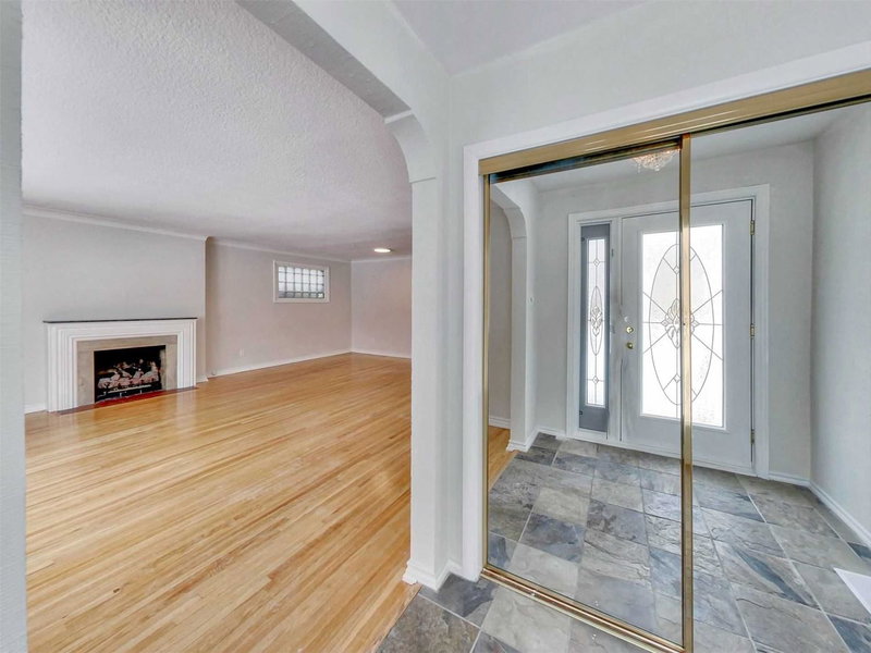 9 Beaverbrook Ave, Toronto, M9B 2M8 | Image 3