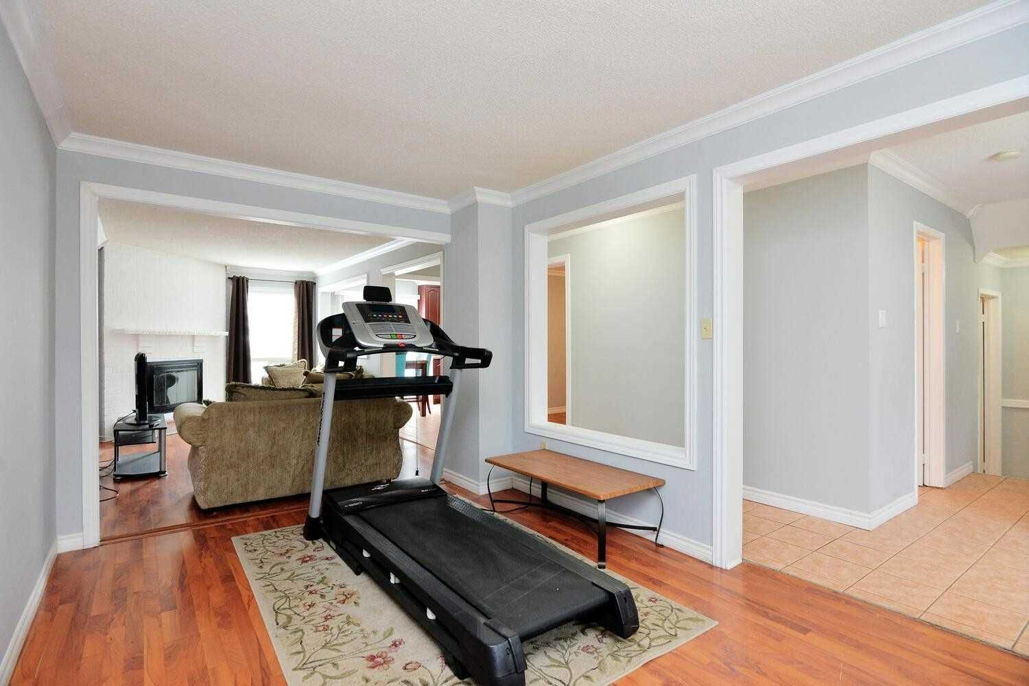 Listing Image 11