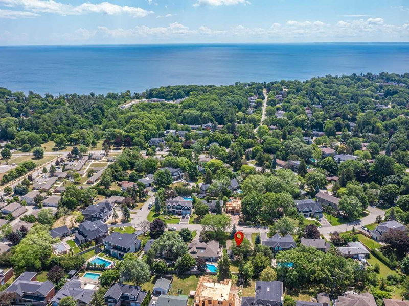 281 Savoy Cres, Oakville, L6L 1Y2 | Image 2