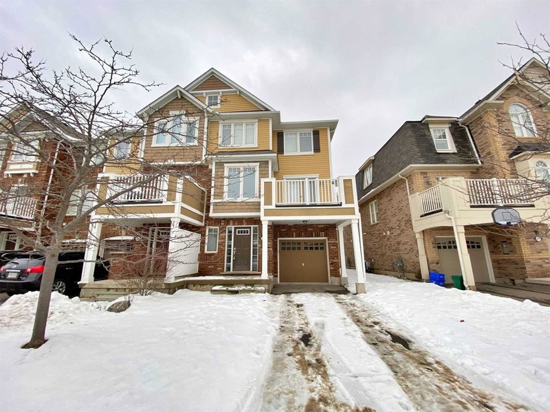 275 Woodley Cres, Milton, L9T 8B8 | Image 2