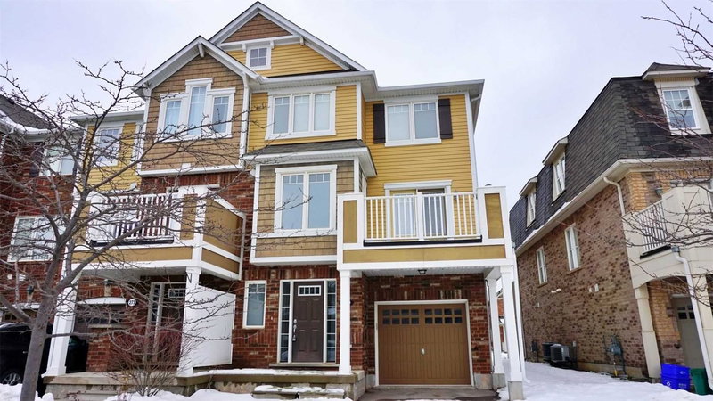 275 Woodley Cres, Milton, L9T 8B8 | Image 3