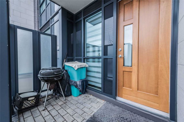 Th102 - 2800 Keele Street