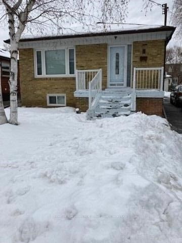 Detached House sold at 9 Macleod Street, Toronto, Maple Leaf, M6L 2M7 - MLS: W5897079