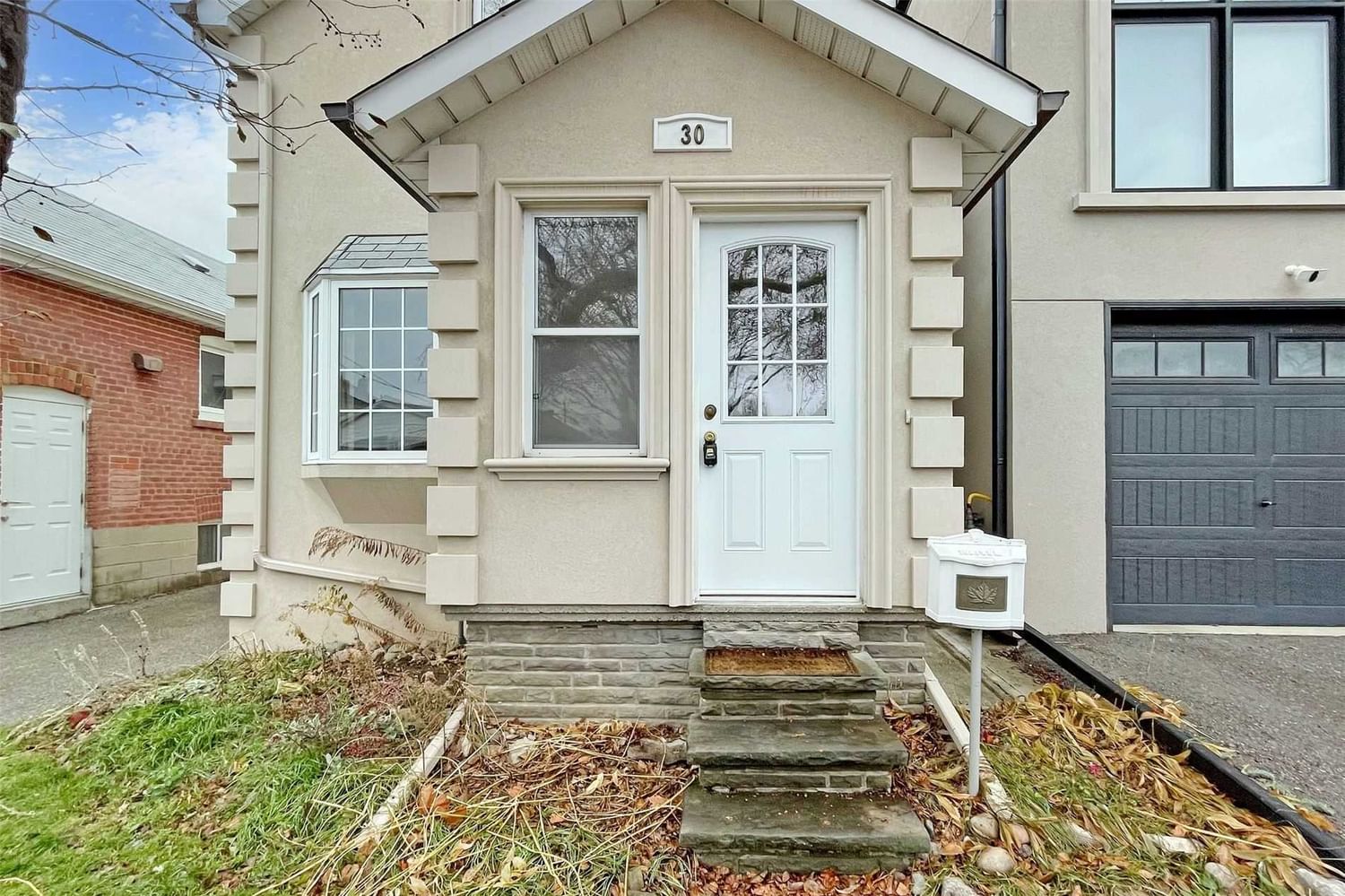 Detached House sold at 30 Belgravia Avenue, Toronto, Briar Hill-Belgravia, M6E2M5 - MLS: W5897945