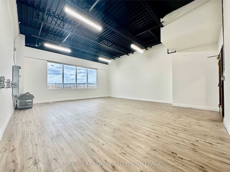 208 - 3485 Rebecca St, Oakville, L6L 6X9 | Image 2