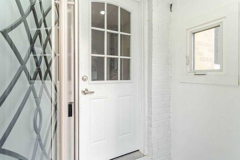 9 Horatio Crt, Brampton, L6S 1X8 | Image 3