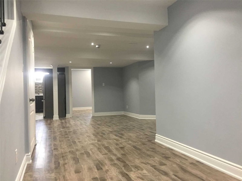 38 Leadenhall Rd, Brampton, L7A 4G3 | Image 3