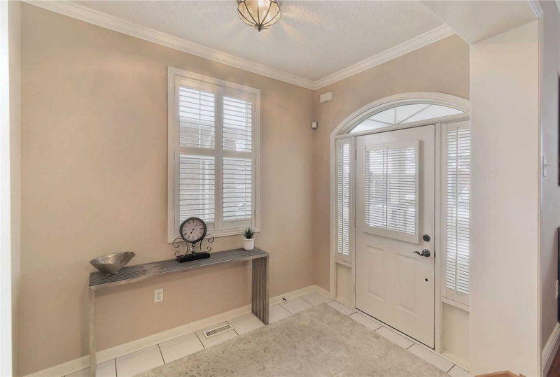 1666 Allan Cres, Milton, L6T 5Z6 | Image 3