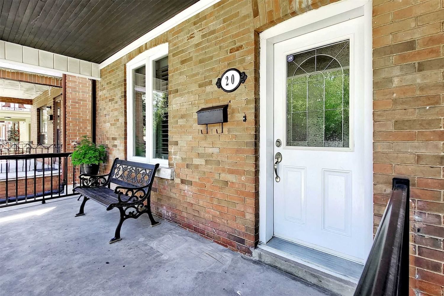Listing Image 3