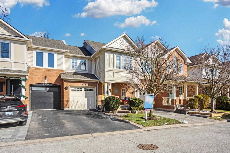 2066 Broadleaf Cres, Burlington, L7L 6S4 | Image 2