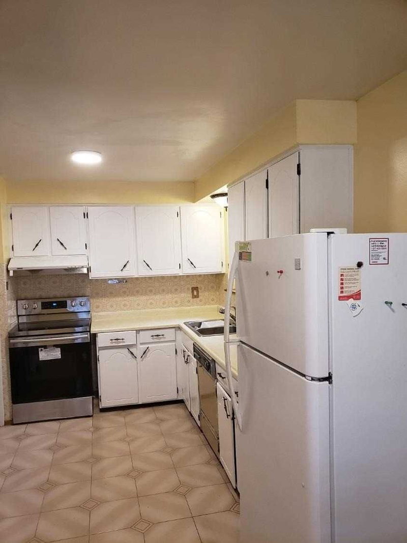 1010 Bloor St, Mississauga, L4Y 2N2 | Image 2