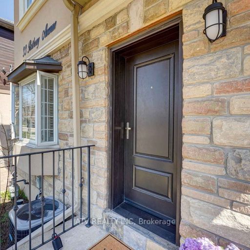 33 Rothsay Avenue