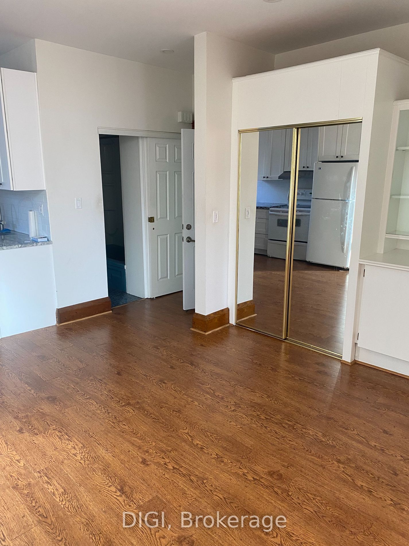 Semi-Detached House leased at 4-162 Cowan Avenue, Toronto, South Parkdale, M6K 2N6 - MLS: W5914692
