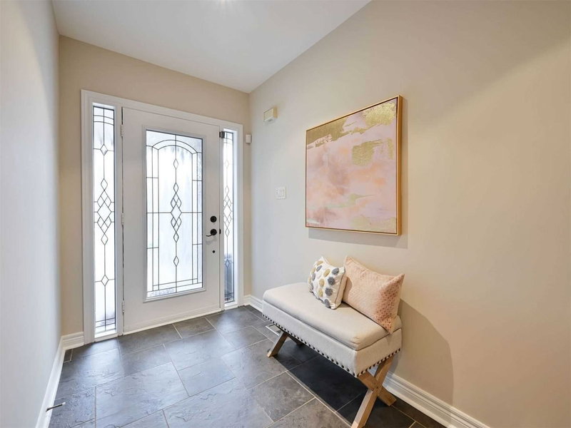 814 Brass Winds Pl, Mississauga, L5W 1T4 | Image 3