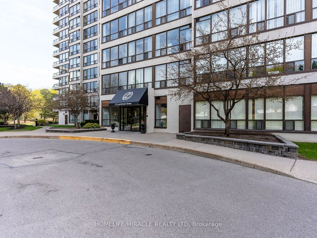 709 - 12 Laurelcrest Street