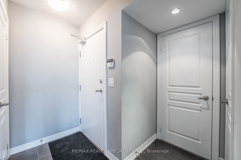 705 - 1940 Ironstone Dr, Burlington, L7L 0E4 | Image 3