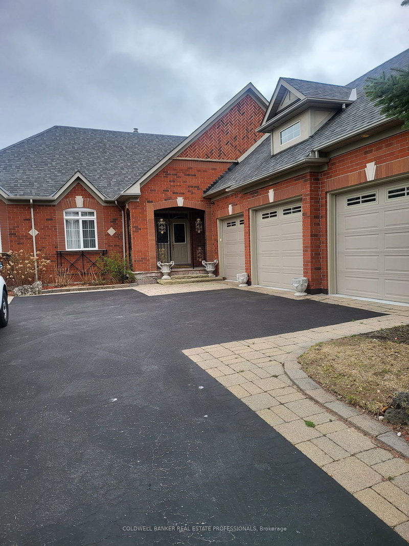 50 Links Lane, Brampton, L6Y 5H1 | Image 2