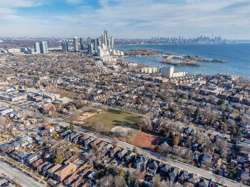 94 Lake Cres, Toronto, M8V 1W1 | Image 2