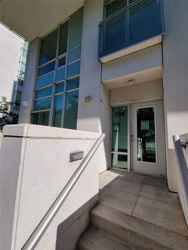 104 - 3939 Duke Of York Boulevard