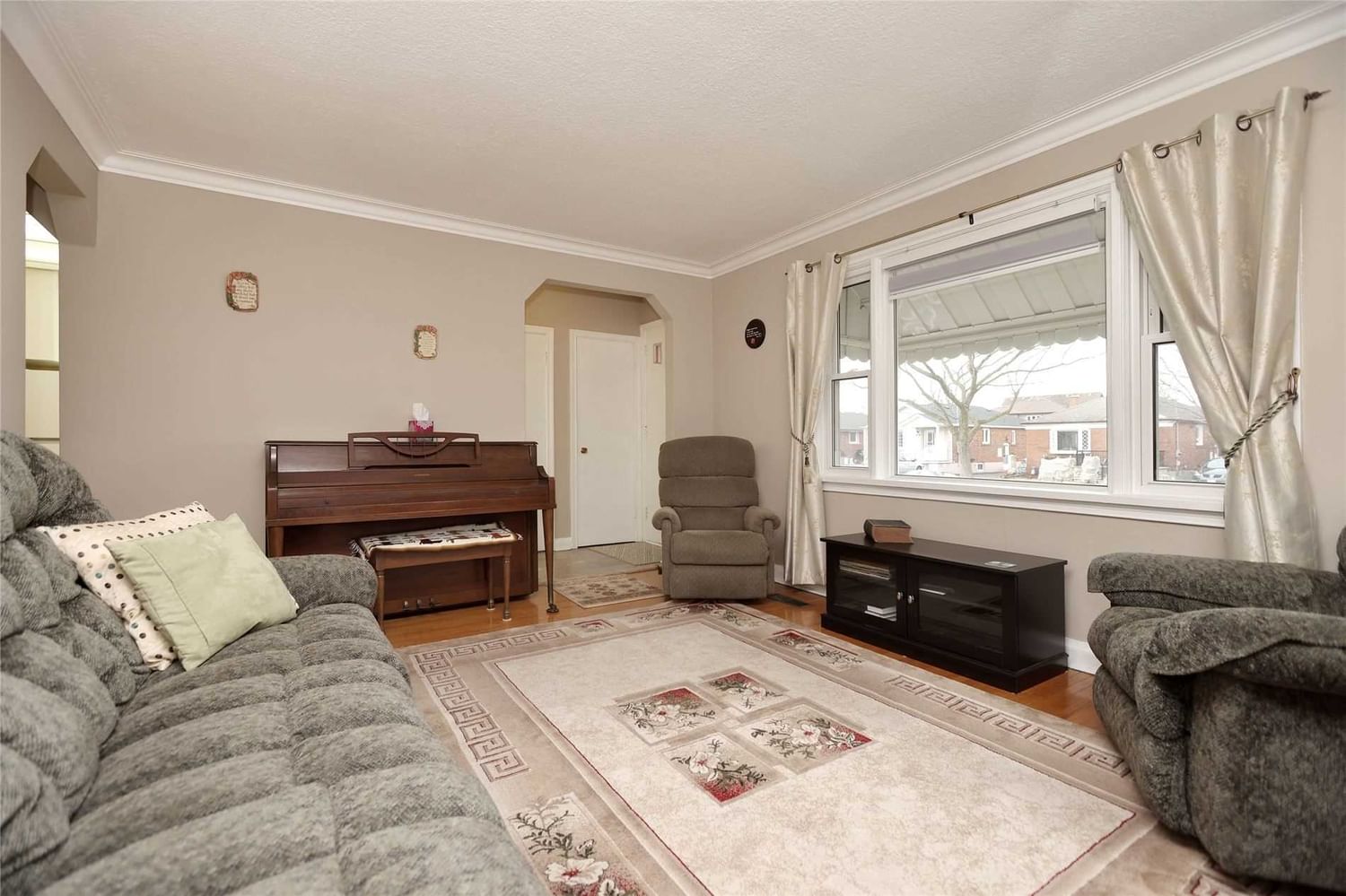 Listing Image 7