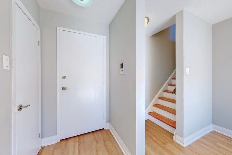 Townhouse leased at 6-31 Sedgeley Drive, Toronto, Willowridge-Martingrove-Richview, M9R 1Z5 - MLS: W5922859