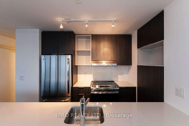 1306 - 2520 Eglinton Avenue