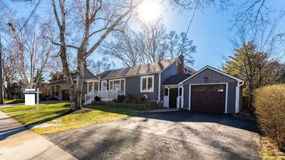 378 Strathallan Avenue, Burlington, Ontario image-0-2